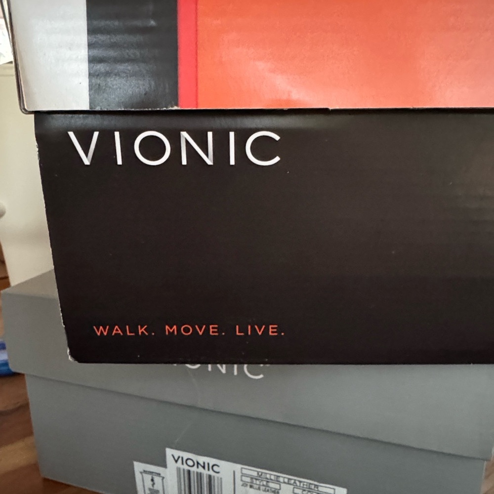 Vionic Anne black suede/snake bootie w/tassel zip 9.5W like new/worn only once - Picture 9 of 11